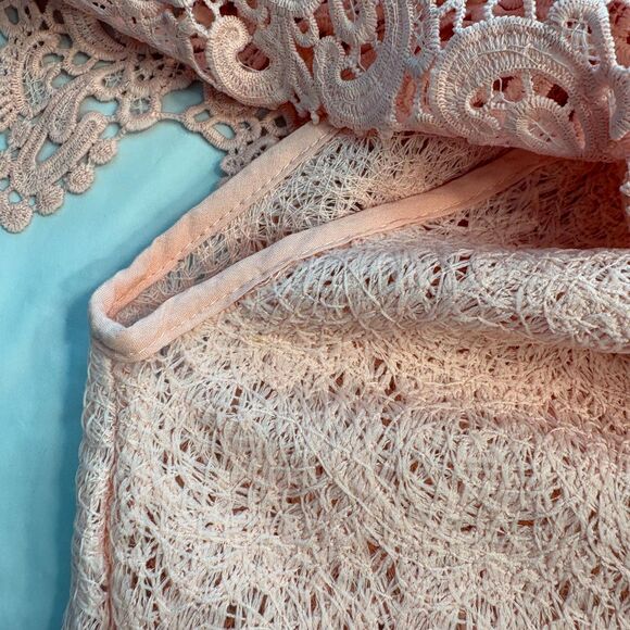 Pastel All Lace Top Size Medium Color Peach EUC - Picture 8 of 9